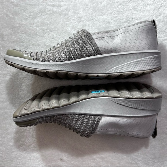 Bzees Taupe Women's Slip-On Loafers Flats Size 9 - Picture 7 of 11